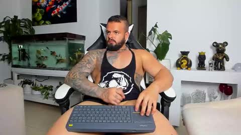 Snapshot of johnnygrayson_ chatting on 09/23/25, 12:13 JOHNNY online show from 09/23/25, 12:13