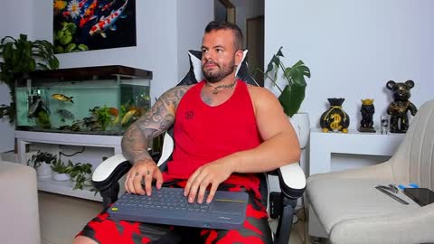 Snapshot of johnnygrayson_ chatting on 09/24/25, 11:30 JOHNNY online show from 09/24/25, 11:30