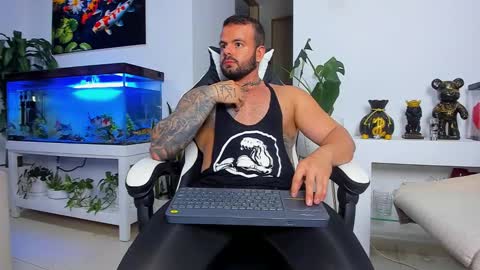 Snapshot of johnnygrayson_ chatting on 10/01/25, 02:28 JOHNNY online show from 10/01/25, 02:28