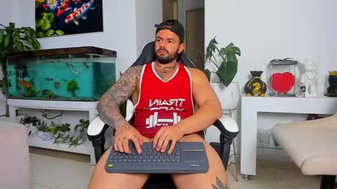 Snapshot of johnnygrayson_ chatting on 10/04/25, 02:09 JOHNNY online show from 10/04/25, 02:09