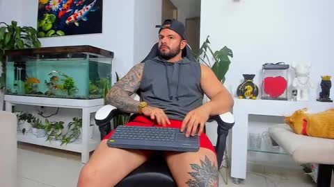 Snapshot of johnnygrayson_ chatting on 10/05/25, 12:53 JOHNNY online show from 10/05/25, 12:53