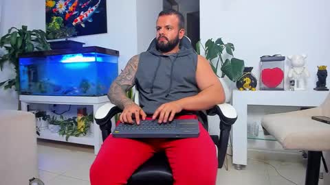 Snapshot of johnnygrayson_ chatting on 10/23/25, 01:38 JOHNNY online show from 10/23/25, 01:38