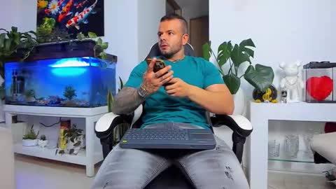 Snapshot of johnnygrayson_ chatting on 11/02/25, 02:03 JOHNNY online show from 11/02/25, 02:03