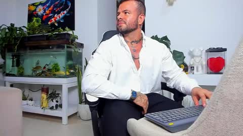 Snapshot of johnnygrayson_ chatting on 11/07/25, 02:11 JOHNNY online show from 11/07/25, 02:11