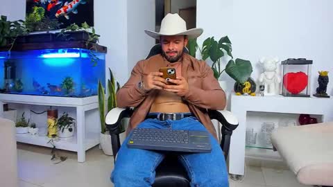 Snapshot of johnnygrayson_ chatting on 11/10/25, 12:20 JOHNNY online show from 11/10/25, 12:20