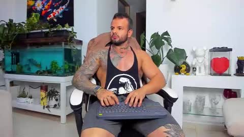 Snapshot of johnnygrayson_ chatting on 11/11/25, 12:32 JOHNNY online show from 11/11/25, 12:32