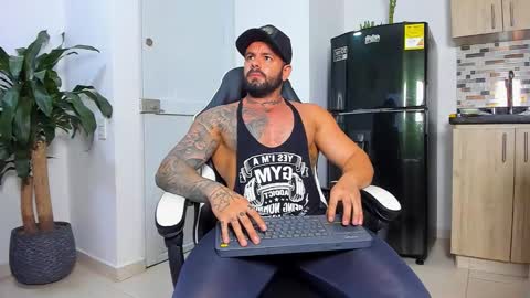 Snapshot of johnnygrayson_ chatting on 11/28/25, 11:18 JOHNNY online show from 11/28/25, 11:18