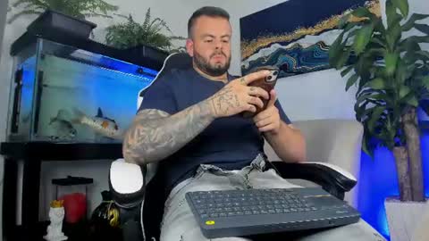 Snapshot of johnnygrayson_ chatting on 06/20/26, 01:52 JOHNNY online show from 06/20/26, 01:52