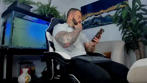 Snapshot of johnnygrayson_ chatting on 07/12/26, 01:07 JOHNNY online show from 07/12/26, 01:07
