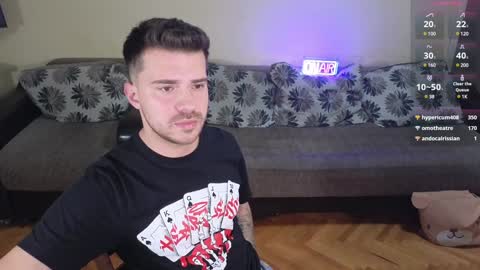 Snapshot of johnnylove21 chatting on 12/11/24, 11:32 Johnny online show from 12/11/24, 11:32