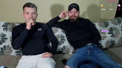 Snapshot of johnnylove21 chatting on 09/30/25, 05:18 Johnny online show from 09/30/25, 05:18