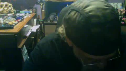 Snapshot of johnnyshung1 chatting on 09/14/25, 06:12 johnnyshung1 online show from 09/14/25, 06:12