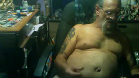 johnnyshung1 online show from 09/17/25, 05:03