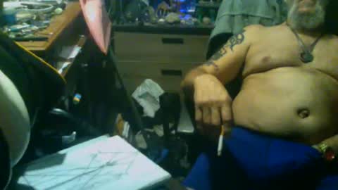 Snapshot of johnnyshung1 chatting on 12/22/25, 09:50 johnnyshung1 online show from 12/22/25, 09:50