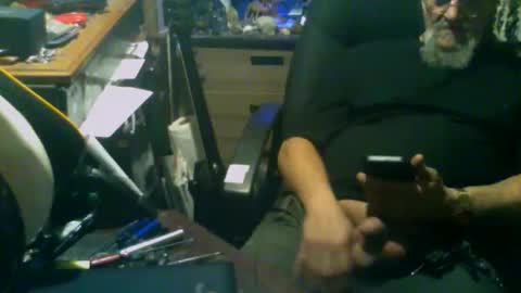 Snapshot of johnnyshung1 chatting on 01/12/26, 10:04 johnnyshung1 online show from 01/12/26, 10:04