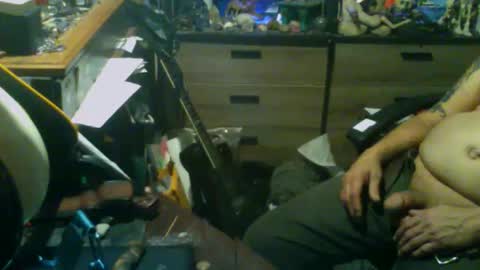 Snapshot of johnnyshung1 chatting on 01/15/26, 04:33 johnnyshung1 online show from 01/15/26, 04:33