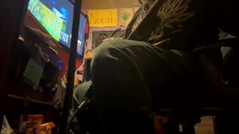 Snapshot of johnnyshung1 chatting on 02/04/26, 12:22 johnnyshung1 online show from 02/04/26, 12:22