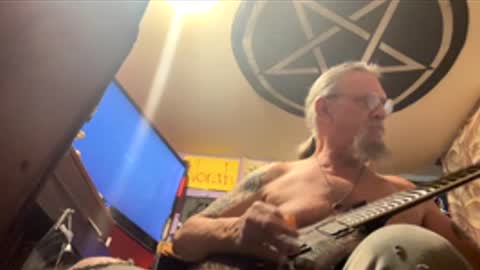 Snapshot of johnnyshung1 chatting on 03/03/26, 02:18 johnnyshung1 online show from 03/03/26, 02:18