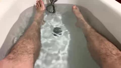 Snapshot of johnnywet20 chatting on 11/01/25, 04:42 throbbing cock online show from 11/01/25, 04:42