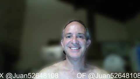 Snapshot of johnq_23 chatting on 12/04/25, 02:10 John online show from 12/04/25, 02:10
