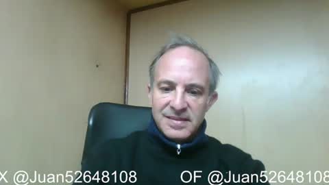 Snapshot of johnq_23 chatting on 06/24/26, 04:17 John online show from 06/24/26, 04:17