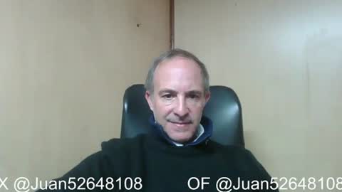 Snapshot of johnq_23 chatting on 06/26/26, 04:33 John online show from 06/26/26, 04:33