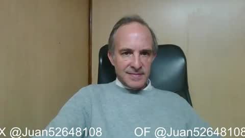 Snapshot of johnq_23 chatting on 07/24/26, 04:05 John online show from 07/24/26, 04:05
