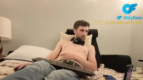 Snapshot of johnryantexas chatting on 11/18/25, 05:01 Give John Ryan A Thumbs Up online show from 11/18/25, 05:01