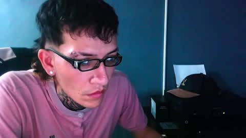 Snapshot of johnsonisaac94_ chatting on 12/01/24, 10:32 johnsonisaac94  online show from 12/01/24, 10:32