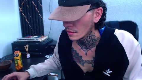 Snapshot of johnsonisaac94_ chatting on 02/12/25, 08:27 johnsonisaac94  online show from 02/12/25, 08:27