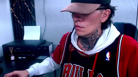 Snapshot of johnsonisaac94_ chatting on 02/16/25, 04:42 johnsonisaac94  online show from 02/16/25, 04:42