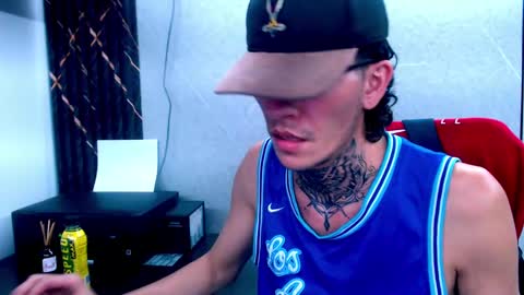 Snapshot of johnsonisaac94_ chatting on 02/20/25, 08:28 johnsonisaac94  online show from 02/20/25, 08:28