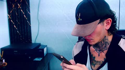 Snapshot of johnsonisaac94_ chatting on 02/24/25, 04:38 johnsonisaac94  online show from 02/24/25, 04:38