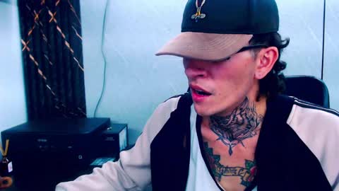 Snapshot of johnsonisaac94_ chatting on 02/24/25, 07:44 johnsonisaac94  online show from 02/24/25, 07:44