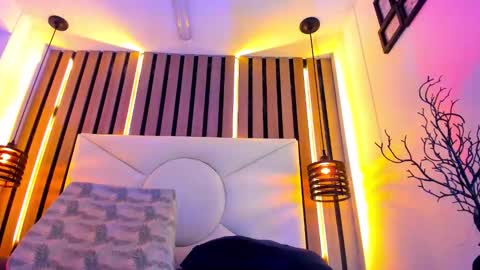 Snapshot of johnsonisaac94_ chatting on 10/16/25, 02:01 johnsonisaac94  online show from 10/16/25, 02:01