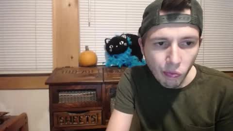 Snapshot of johstondude chatting on 11/29/25, 09:29 Johston online show from 11/29/25, 09:29