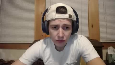 Snapshot of johstondude chatting on 12/14/25, 02:28 Johston online show from 12/14/25, 02:28