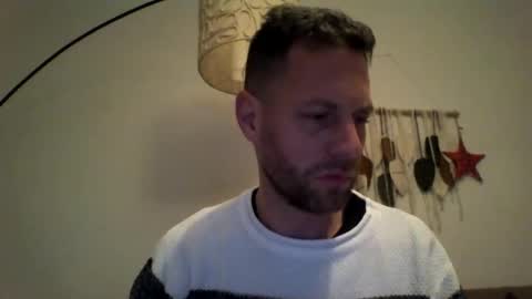 jojo19844 online show from 12/14/25, 09:52