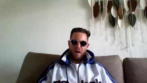 Snapshot of jojo19844 chatting on 03/05/26, 11:39 jojo19844 online show from 03/05/26, 11:39