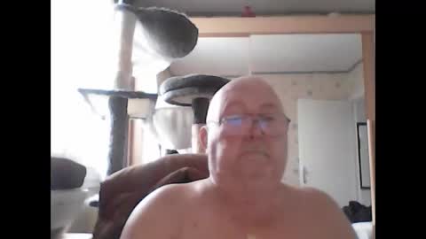 jojo60000529566 online show from 10/15/25, 07:52