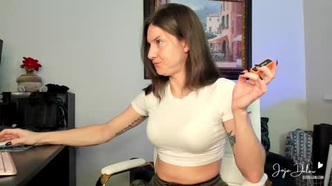 Snapshot of jojodelow chatting on 02/21/25, 04:07 online show from 02/21/25, 04:07