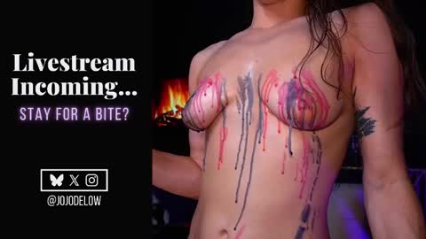 Snapshot of jojodelow chatting on 11/24/25, 12:21 online show from 11/24/25, 12:21