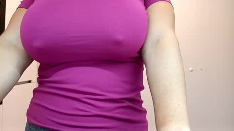 Snapshot of jolenejo chatting on 10/14/25, 08:20 jolenejo online show from 10/14/25, 08:20