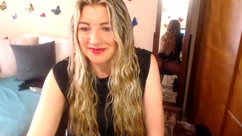Jolie Mature online show from 10/15/25, 09:37