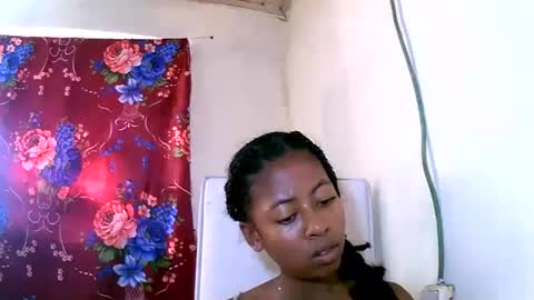 joliekah27 online show from 01/21/25, 05:16