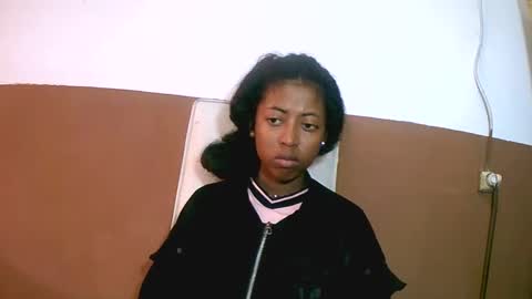 joliekah27 online show from 02/11/25, 05:05