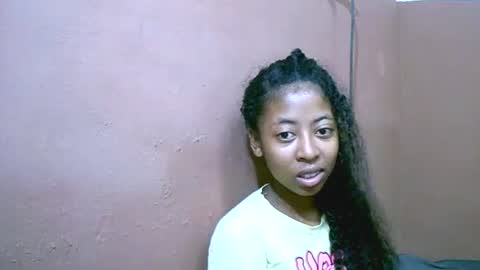 joliekah27 online show from 02/25/25, 01:09