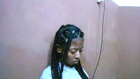 joliekah27 online show from 02/28/25, 07:56