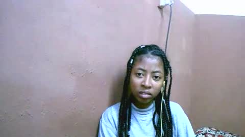 joliekah27 online show from 03/01/25, 08:21