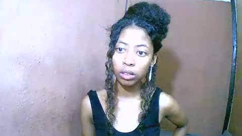 joliekah27 online show from 03/03/25, 12:04